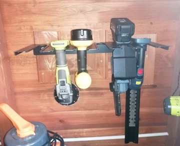 Держатель электроинструмента МЕТАЛЛИЧЕСКАЯ ПОЛКА ДЛЯ ЭЛЕКТРОИНСТРУМЕНТОВ 6 РОЗЕТОК YATO