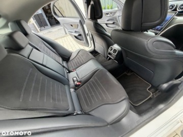 Mercedes Klasa C W206 Limuzyna 2.0 300 258KM 2022 Mercedes-Benz Klasa C Mercedes-Benz Klasa C 300 mHEV 4-Matic AMG 2.0 258KM, zdjęcie 10