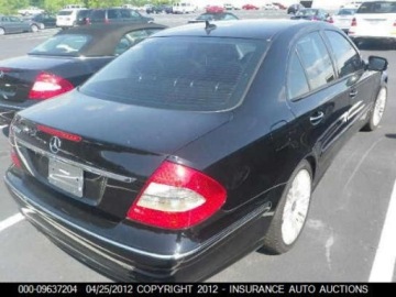 Mercedes Klasa E W211 2008 Mercedes-Benz Klasa E 550 2008 5.5 Benzyna 382KM, zdjęcie 3