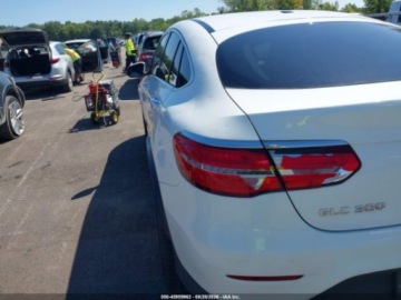 Mercedes GLC C253 2019 Mercedes-Benz GLC 2019 MERCEDES-BENZ GLC 300 COUPE 4MATIC 2.0 Benzyna 241KM, zdjęcie 6