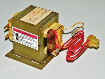 Transformator HV S-700NTCR z mikrofalówki Whirlpool AMW201
