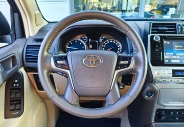 Toyota Land Cruiser VI MPV Faceliting 2.8 D-4D 177KM 2017 Toyota Land Cruiser Toyota Land Cruiser LC 2.8 D-4D Prado 2.8 Diesel 177KM, zdjęcie 6