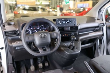Toyota 2022 Toyota Proace City Verso 1.5 D-4D Combi 1.5 Diesel 102KM, zdjęcie 21