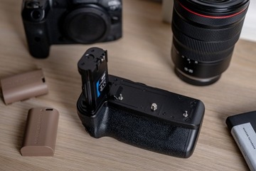 Аккумуляторная ручка Newell BG-R10 для Canon EOS R5/R6