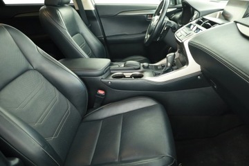 Lexus NX I SUV 200t 238KM 2016 Lexus NX 200t, Salon Polska, Serwis ASO, 4X4, zdjęcie 6