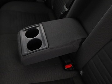 Toyota Auris II Touring Sports Facelifting 1.8 Hybrid 136KM 2017 Toyota Auris hybryda kamera tempomat Bluetooth, zdjęcie 35