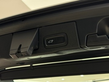 Volvo XC60 II Crossover D3 150KM 2018 Volvo XC 60 R-Design / LED / IntelliSafe / Salon P, zdjęcie 16