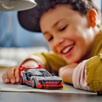 LEGO Speed ​​​​Champions 76921 Audi S1 ​​E-tron Quattro Подарок