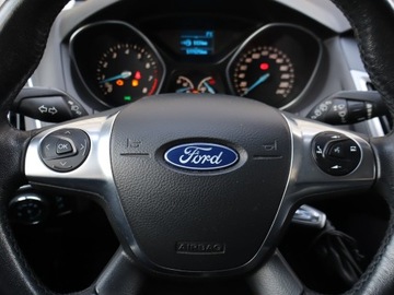 Ford Focus III Kombi Facelifting 1.0 EcoBoost 100KM 2014 Ford Focus 1.0 EcoBoost, Klima, Klimatronic, zdjęcie 17