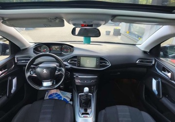 Peugeot 2016 Peugeot 308 Peugeot 308 1.2 PureTech Allure SampS 1.2 Benzyna 130KM, zdjęcie 5