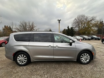 Chrysler Pacifica II 3.6 V6 291KM 2018 Chrysler Pacifica 3.6 benzyna/Automat/8 miejsc/Fak, zdjęcie 5