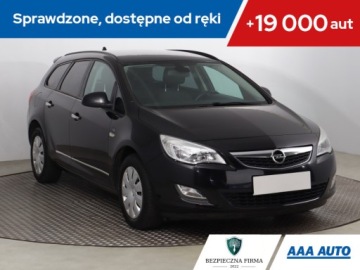 Opel Astra J Sports Tourer 1.4 Turbo ECOTEC 120KM 2011 Opel Astra 1.4 T, Klima, Klimatronic, Tempomat