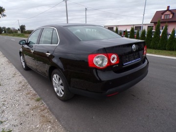 Volkswagen Jetta V 1.6 FSI 115KM 2006 VOLKSWAGEN JETTA 1.6 BENZ ZAMIANA Z NIEMIEC, zdjęcie 3