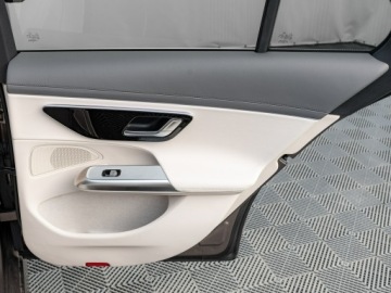 Mercedes Klasa E W214 Sedan 2.0 220d 197KM 2025 Mercedes E 220 4MATIC Avantgarde Szklany Dach, zdjęcie 26