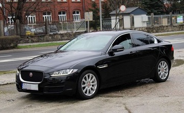 Jaguar XE Sedan 2.0 i4 180KM 2018 Jaguar XE Zarejestrowany Bezwypadkowy 2.0 Diesel 180KM, zdjęcie 5