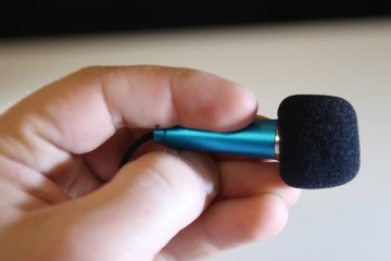VIP SOLIDNY Mały MIKROFON KARAOKE DO TELEFONU MINI PRZENOŚNY MP065