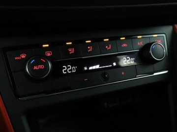 Volkswagen Polo VI GTI 2.0 TSI 200KM 2018 Volkswagen Polo DSG full LED virtual cocpit klima, zdjęcie 27