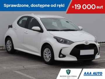 Toyota Yaris IV Hatchback 1.5 Dynamic Force 125KM 2023 Toyota Yaris 1.5 VVT-i, Salon Polska
