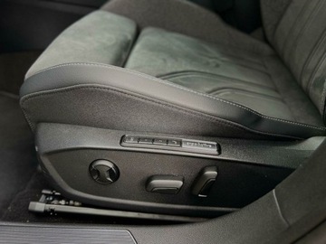 Volkswagen Golf VIII Variant 1.5 eTSI 150KM 2024 Volkswagen Golf 1.5 Benzyna 150KM, zdjęcie 16