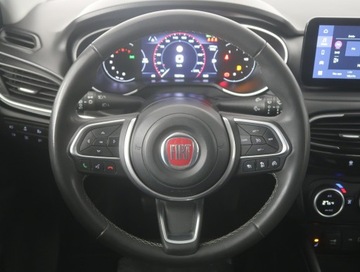 Fiat Tipo II Hatchback Facelifting 1.6 MultiJet 130KM 2022 Fiat Tipo 1.6 MultiJet, Salon Polska, zdjęcie 14