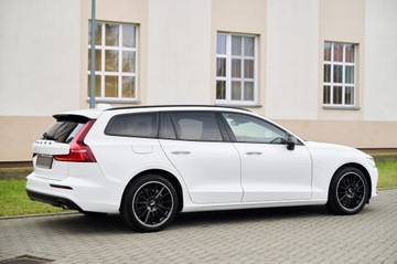 Volvo V60 II  2022 V60 __SUPER PEDANTYCZNY STAN__KUBEŁKOWE FOTELE, zdjęcie 13