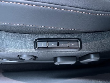 Cupra Leon II 2025 Cupra Leon 1.5 eTSI 150 KM 7-biegowa automatyczna, zdjęcie 10