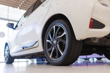 Toyota Yaris III Hatchback 5d Facelifting 2017 1.5 Hybrid 100KM 2018 Toyota Yaris Hybrid 100 Selection 1.5 Hybryda 100KM, zdjęcie 17