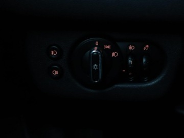 Mini Clubman F54 Kombi 1.5 102KM 2020 Mini Clubman Automat Pepper Klimatronik Tempomat, zdjęcie 31