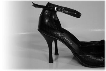 SZPILKI SZPILECZKI ARANCI BUTY HAFTOWANE CZUŁENKA