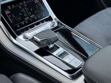 Audi Q8 SUV 3.0 55 TFSI 340KM 2022 Audi Q8 340 KM,S line,Head Up,Os skretna,Hak,Pneumatyka,BO 3.0 Benzyna, zdjęcie 10