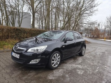 Opel Astra J Hatchback 5d 1.4 Turbo ECOTEC 140KM 2011 OPEL ASTRA J 1,4 140KM Stan BDB, zdjęcie 3