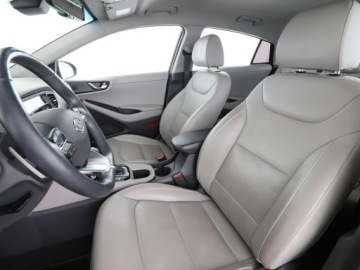 Hyundai IONIQ Hatchback 1.6 GDi 141KM 2017 Hyundai IONIQ Plug-In full LED jasne skóry klima, zdjęcie 12