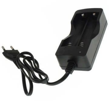 ŁADOWARKA AKUMULATORKÓW OGNIW 18650 4,2V + KABEL