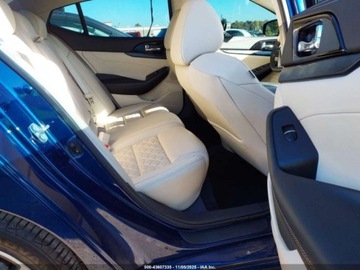 Nissan Maxima VI 2022 Nissan Maxima Platinum Xtronic Cvt 2022 3.5 Benzyna 300KM, zdjęcie 12