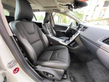 Volvo V60 I Kombi Facelifting 2.0 T5 DRIVE-E 245KM 2017 VOLVO V60 T5 2.0l benzyna 245KM*Dokumentacja * Zadbany * 141, 074km, zdjęcie 32
