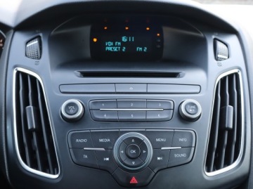 Ford Focus III Hatchback 5d facelifting 1.5 TDCi 95KM 2017 Ford Focus 1.5 TDCi, Salon Polska, Klima, zdjęcie 12