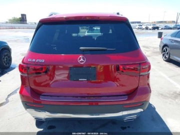 Mercedes GLB 2021 Mercedes-Benz GLB 250 2021 2.0l 2.0 Benzyna 221KM, zdjęcie 4