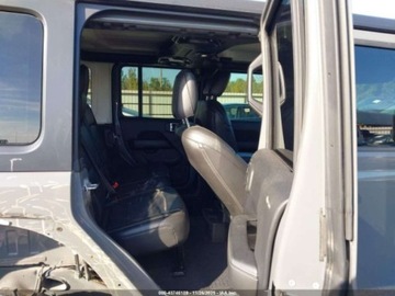 Jeep Wrangler III Unlimited Facelifting 3.6 V6 Pentastar 284KM 2018 Jeep Wrangler 3.6 V6 284 KM, 4x4, Sahara, drobna szkoda, z cieplego Texasu, zdjęcie 5