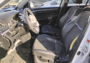 Suzuki Swift V Hatchback 3d Facelifting 1.2 VVT 94KM 2015 Suzuki Swift I rej 2016r, 1.3 Benzyna. Uszkodzony lewy przod i prawy tyl., zdjęcie 6