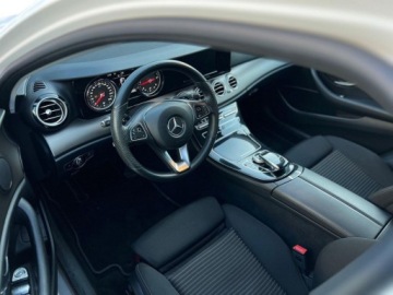 Mercedes Klasa E W213 Limuzyna 2.0 220d 194KM 2016 Mercedes-Benz Klasa E W213 Salon PL Automat Kamera Czujniki Pakiet Bu, zdjęcie 8