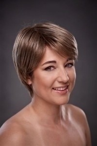 Peruka Syntetyczna IRMINA Kolory Naturalny Wygląd