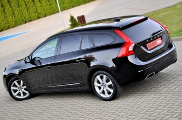 Volvo V60 I Kombi Facelifting 2.0 D3 DRIVE-E 150KM 2016 Volvo V60 Black Edition LiFt 2,0 D3 150Km Ledy, zdjęcie 3