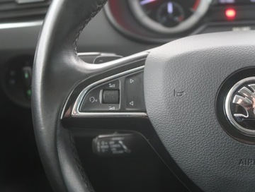 Skoda Octavia III Liftback Facelifting 1.5 TSI ACT 150KM 2019 Skoda Octavia 1.5 TSI, Salon Polska, DSG, Navi, zdjęcie 15