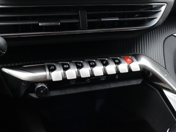 Peugeot 3008 II Crossover Facelifting  1.2 PureTech 130KM 2021 Peugeot 3008 1.2 PureTech, Salon Polska, zdjęcie 19