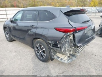 Toyota Highlander III 2023 Toyota Highlander Hybrid XLE, 2023r., 4x4, 2.5L 2.5 Hybryda 243KM, zdjęcie 3