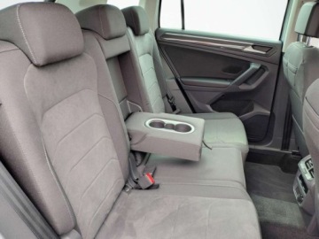 Volkswagen Tiguan II SUV Facelifting 2.0 TDI 150KM 2023 Volkswagen Tiguan Elegance, Matrix, Head-Up, Kamera, Asystenci, Hak, Ambie, zdjęcie 13