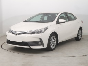 Toyota Corolla XI Sedan 1.6 Valvematic 132KM 2016 Toyota Corolla 1.6 Valvematic, Salon Polska, zdjęcie 1