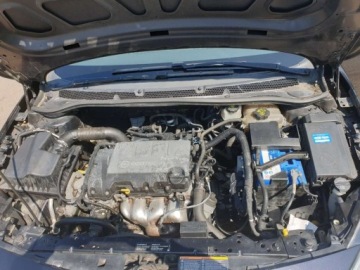 Opel Astra J Hatchback 5d 1.4 Twinport ECOTEC 100KM 2010 Opel Astra Opel Astra 2010 1.4 benzyna 1.4 Benzyna 101KM, zdjęcie 13