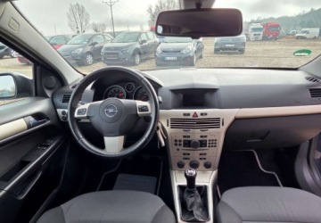 Opel Astra H Hatchback 5d 1.4 TWINPORT ecoFLEX 90KM 2008 Opel Astra Opel Astra GTC 1,4 Ben 90km 1.4 Benzyna 90KM, zdjęcie 6