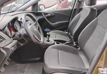 Opel Astra J Sedan 1.6 Twinport ECOTEC 115KM 2016 Opel Astra 2016r, Salonowa. 1.6 LPG. Uszkodzony prawy bok. Jezdzi. 1.6, zdjęcie 6